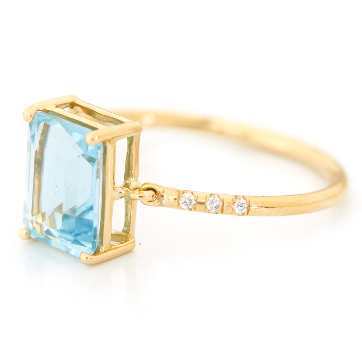Aquamarine Petite Diamond Circle Ring 18k gold stackable ring side view