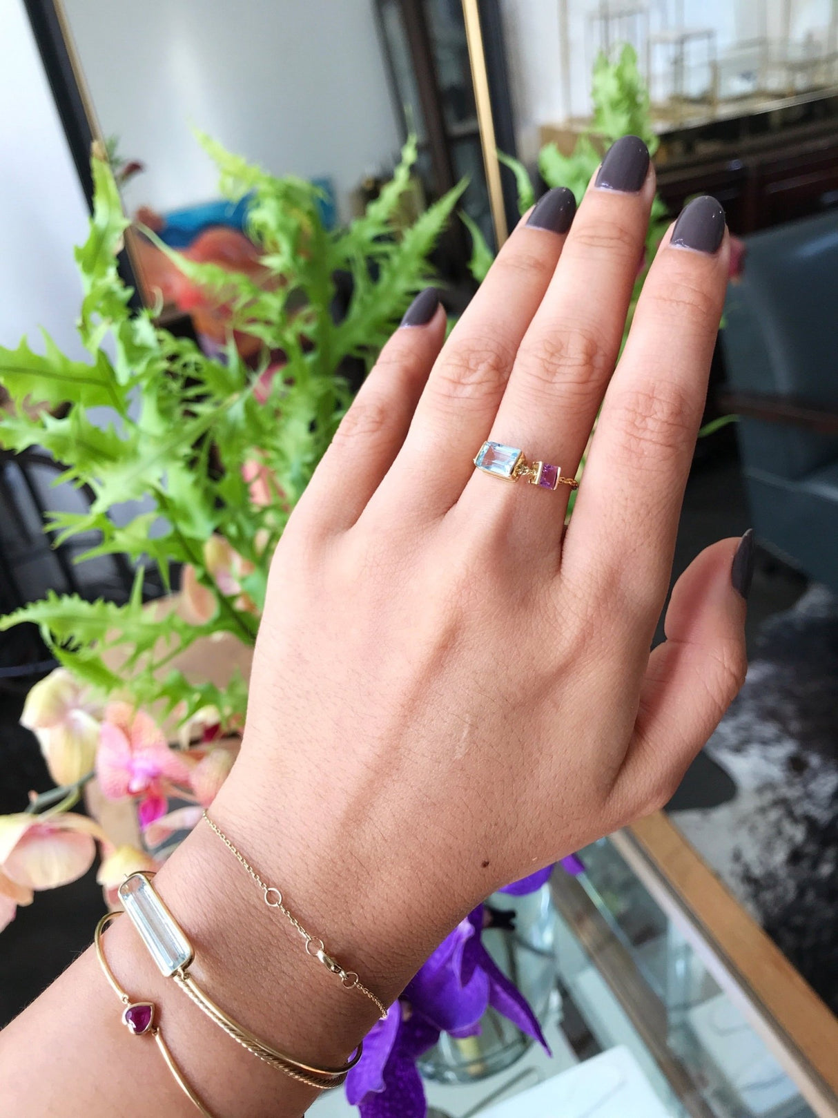 Aquamarine & Pink Sapphire Chain Ring 18k gold Stackable ring on model