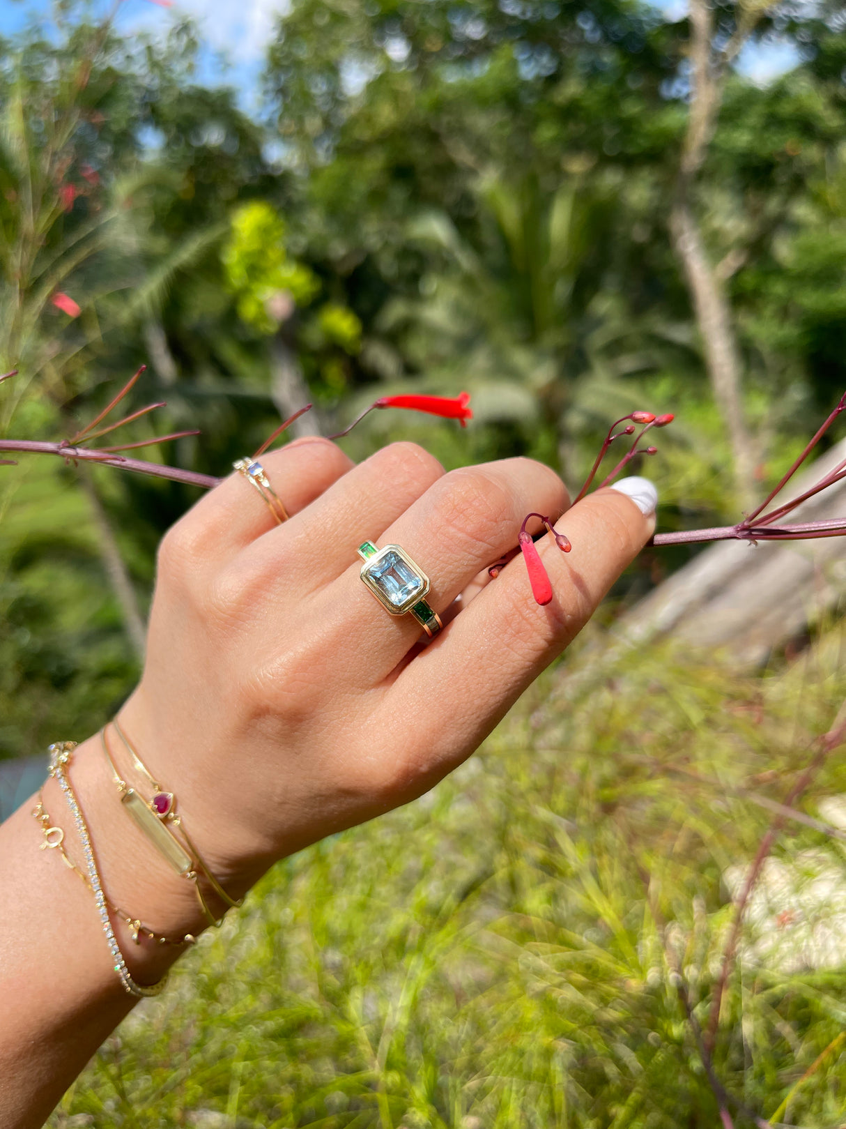 Aquamarine & Tsavorite Circa Ring 18k gold Stackable ring on model
