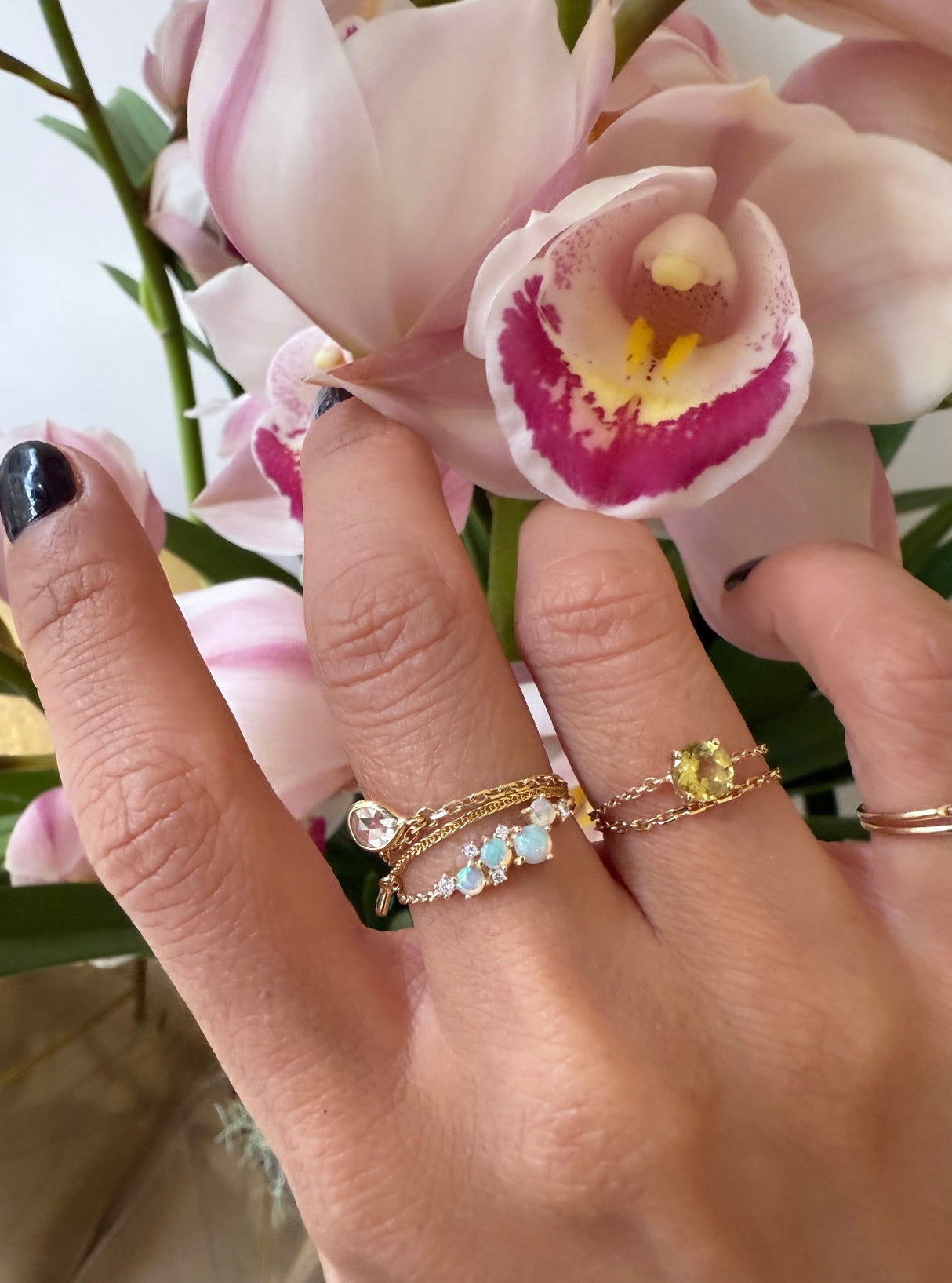 Canary Tourmaline Chain Ring 18k gold Stackable ring on model