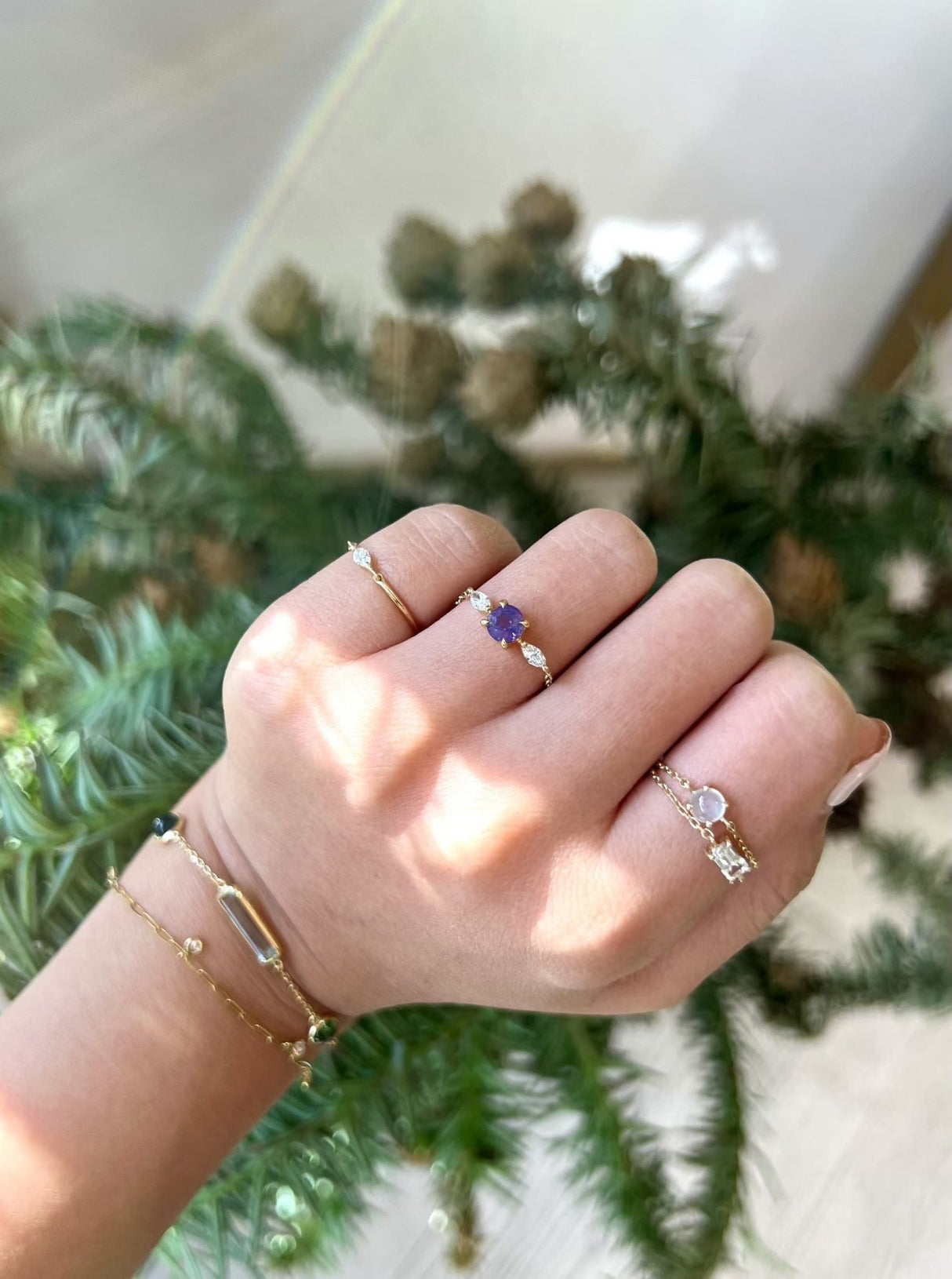 Ceylon Purple Sapphire & Diamond Dream Weaver Chain Ring 18k gold Stackable ring on model