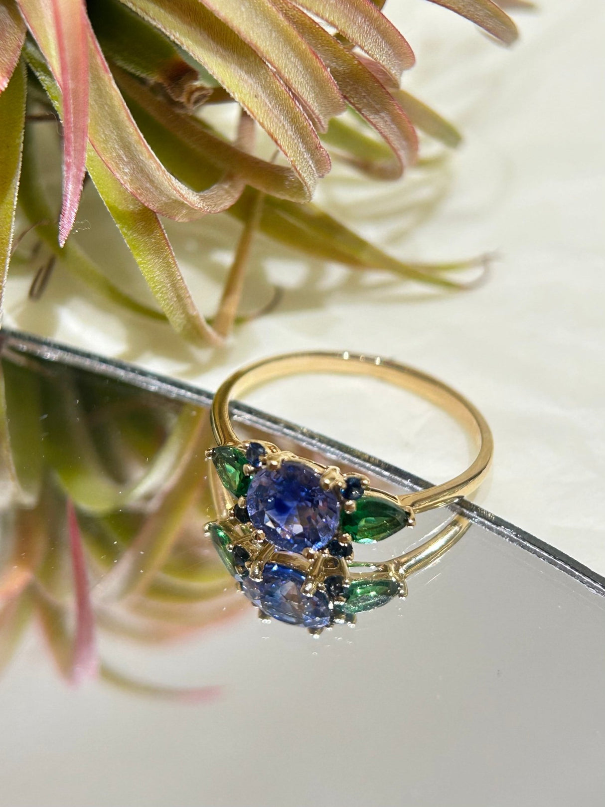 Ceylon Sapphire & Tsavorite Flora Ring 18k gold Stackable ring