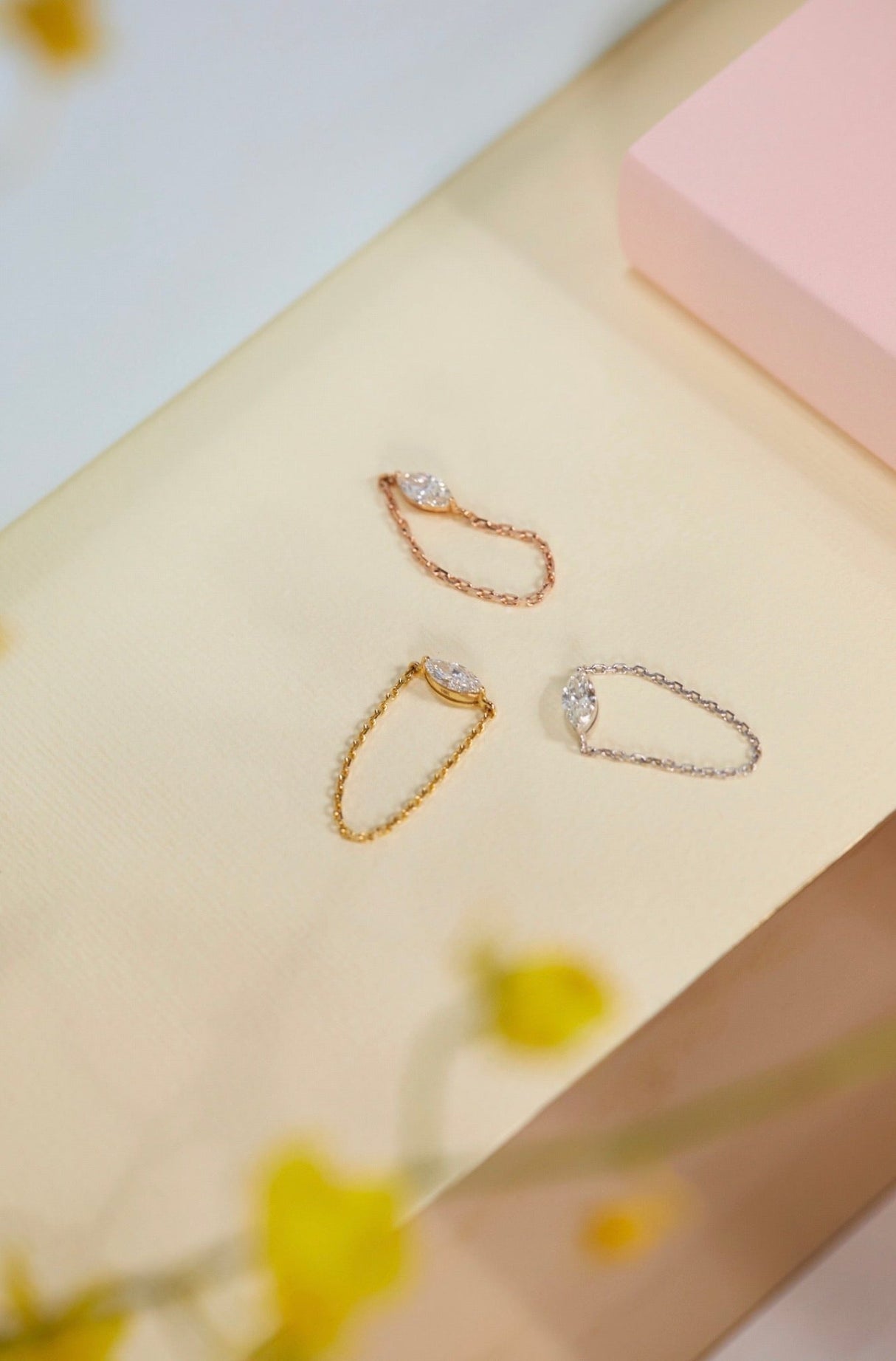 Diamond Supreme Marquise Chain Ring 18k gold Stackable ring