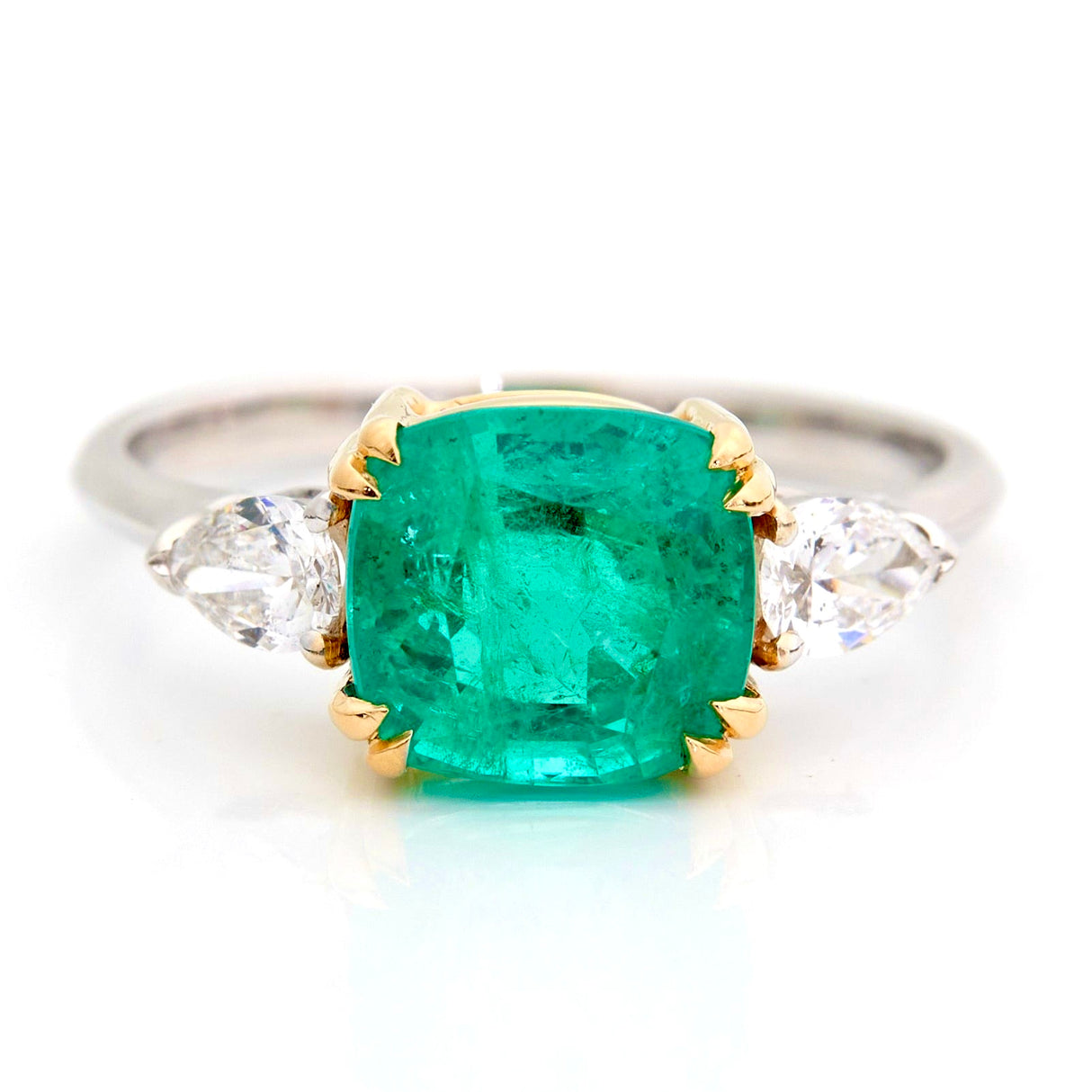 Emerald & Diamond Everlasting Ring 18k gold engagement ring