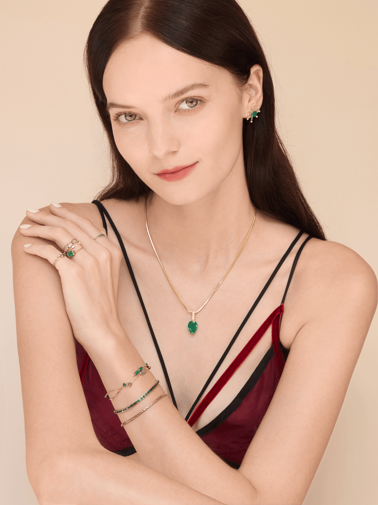 Emerald & Diamond Supreme Arrow fine jewelry Necklace in 18k gold on model