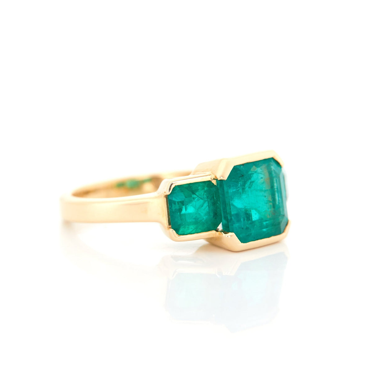 Emerald Tonal Rhythm Supreme Ring 18k gold engagement ring side view