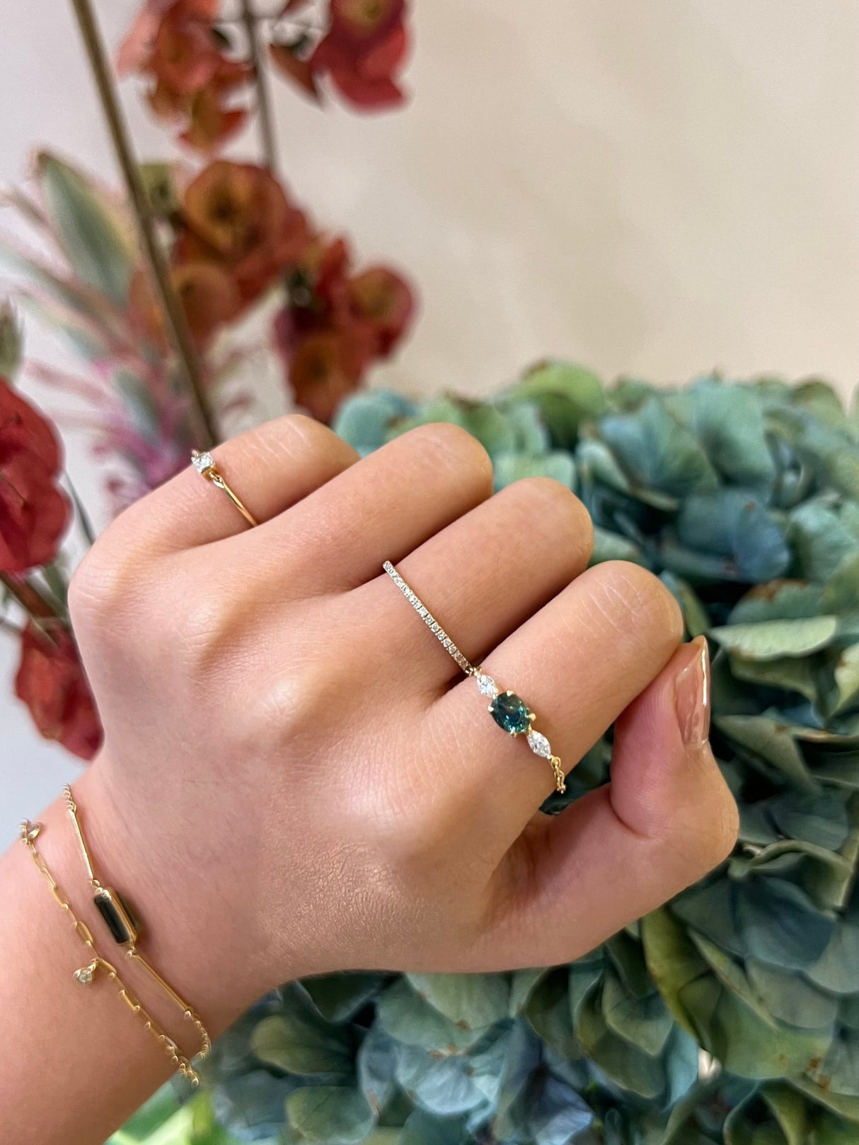 Green Parti Sapphire & Diamond Dream Weaver Chain Ring 18k gold Stackable ring on model