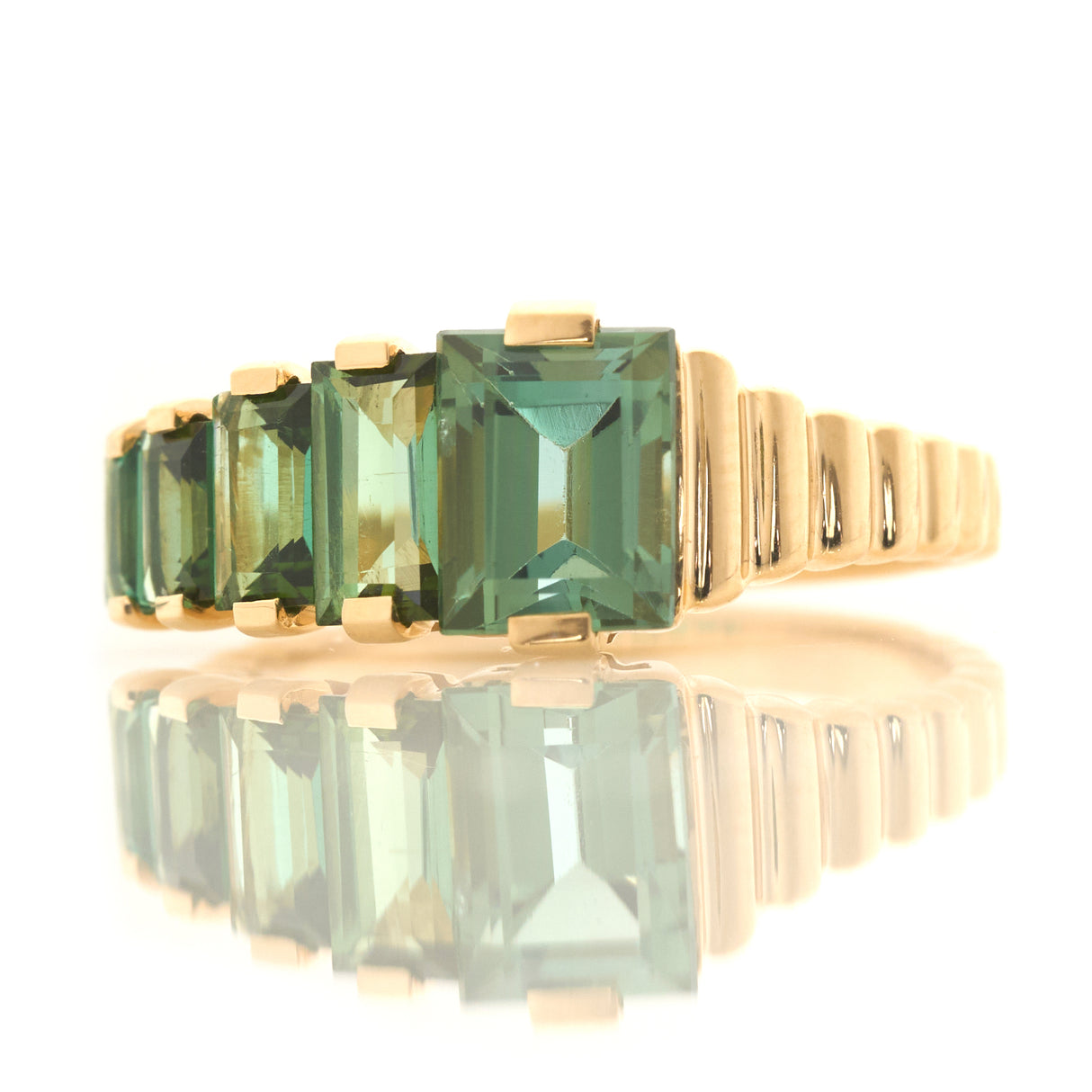 Green Tourmaline Crescendo Ring 18k gold Stackable ring side view