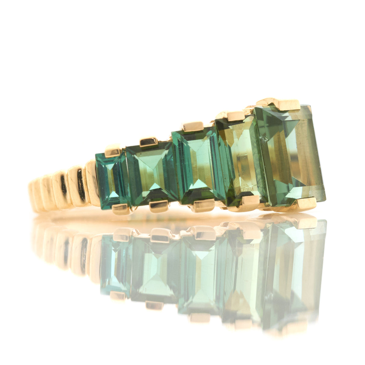 Green Tourmaline Crescendo Ring 18k gold Stackable ring side view
