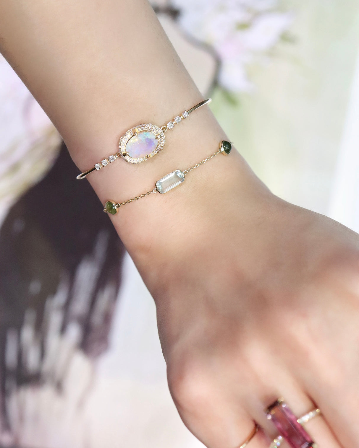 Jelly_Opal_Diamond_Aurora_Bangle_18K_gold_stackable_design_on_model_2