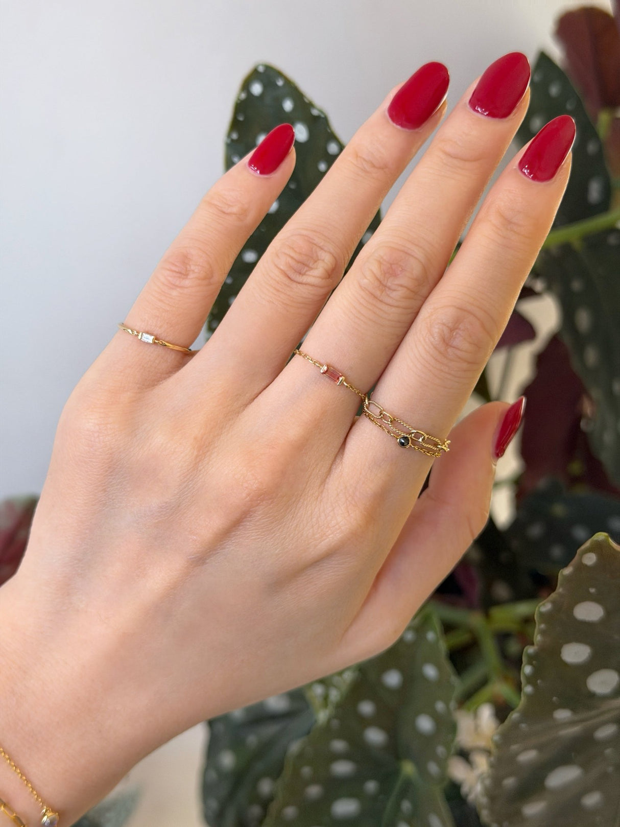 Ombré Sapphire Baguette Chain Ring 14k stackable ring on model