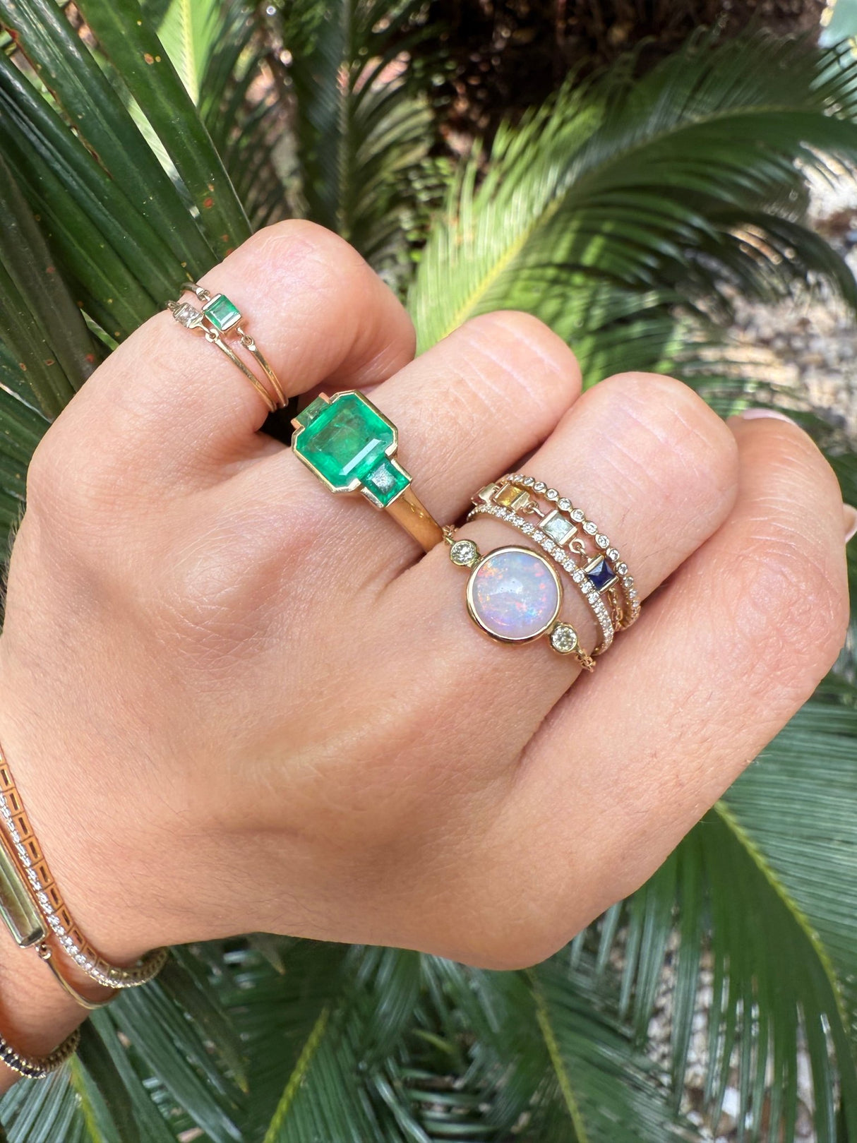 Opal and Diamond Eos Chain Ring 18k gold Stackable ring on model