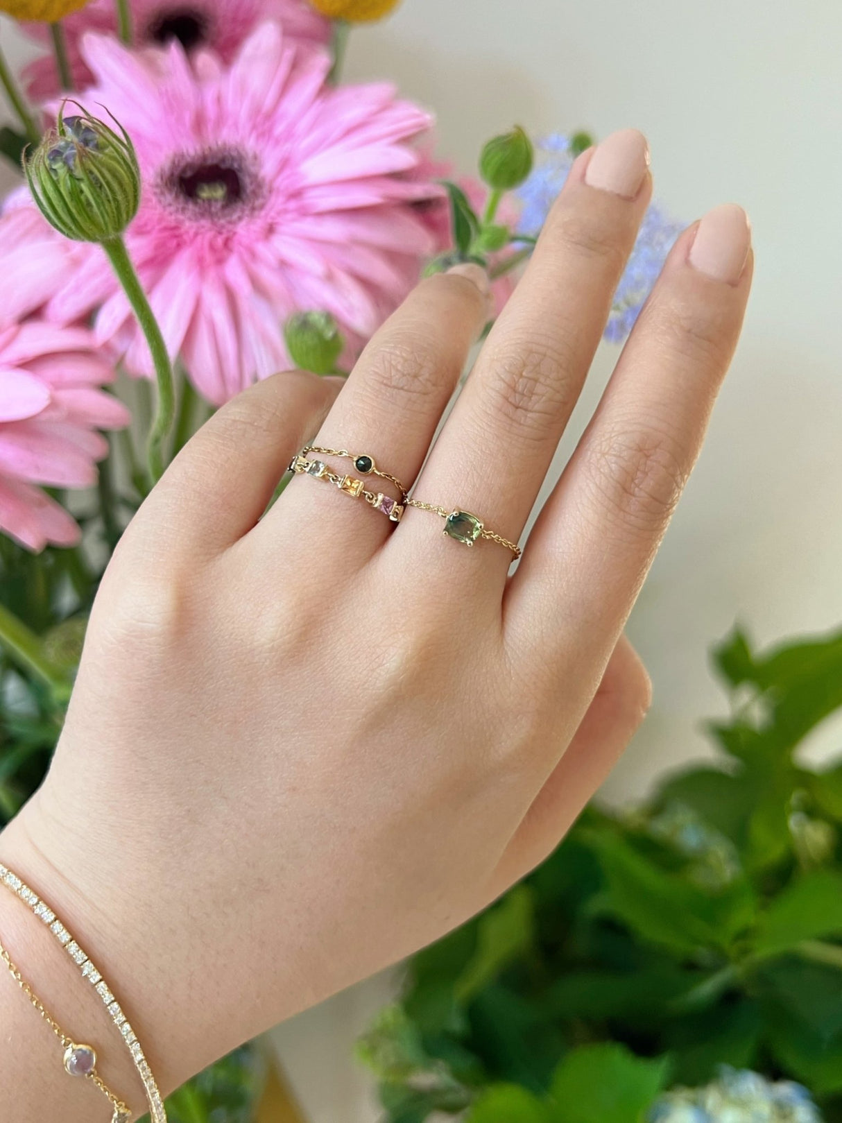 Parti Sapphire Chain Ring 14k gold Stackable ring on model