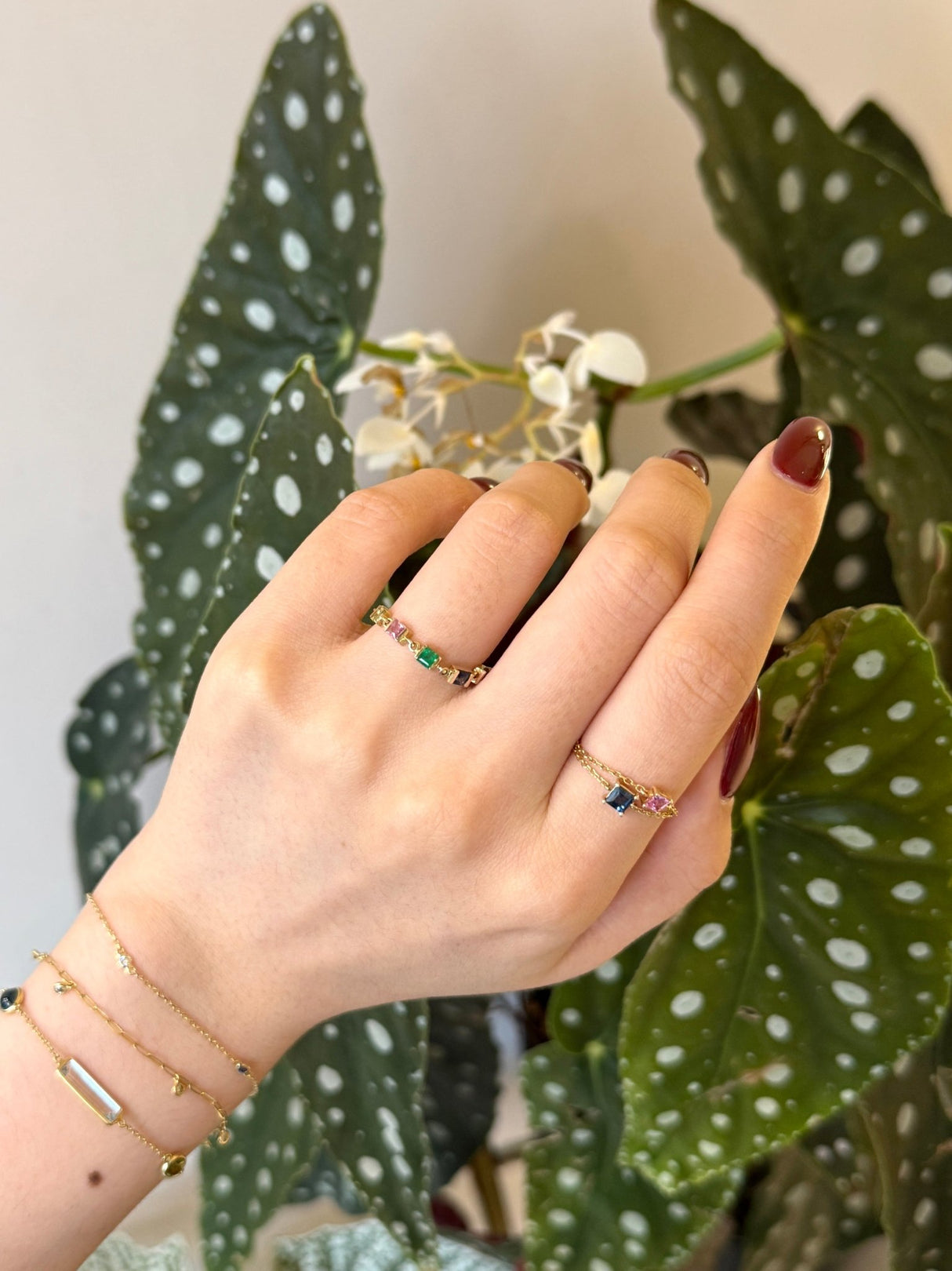 Rainbow Stones Chain Ring 14K gold stackable ring on model 3