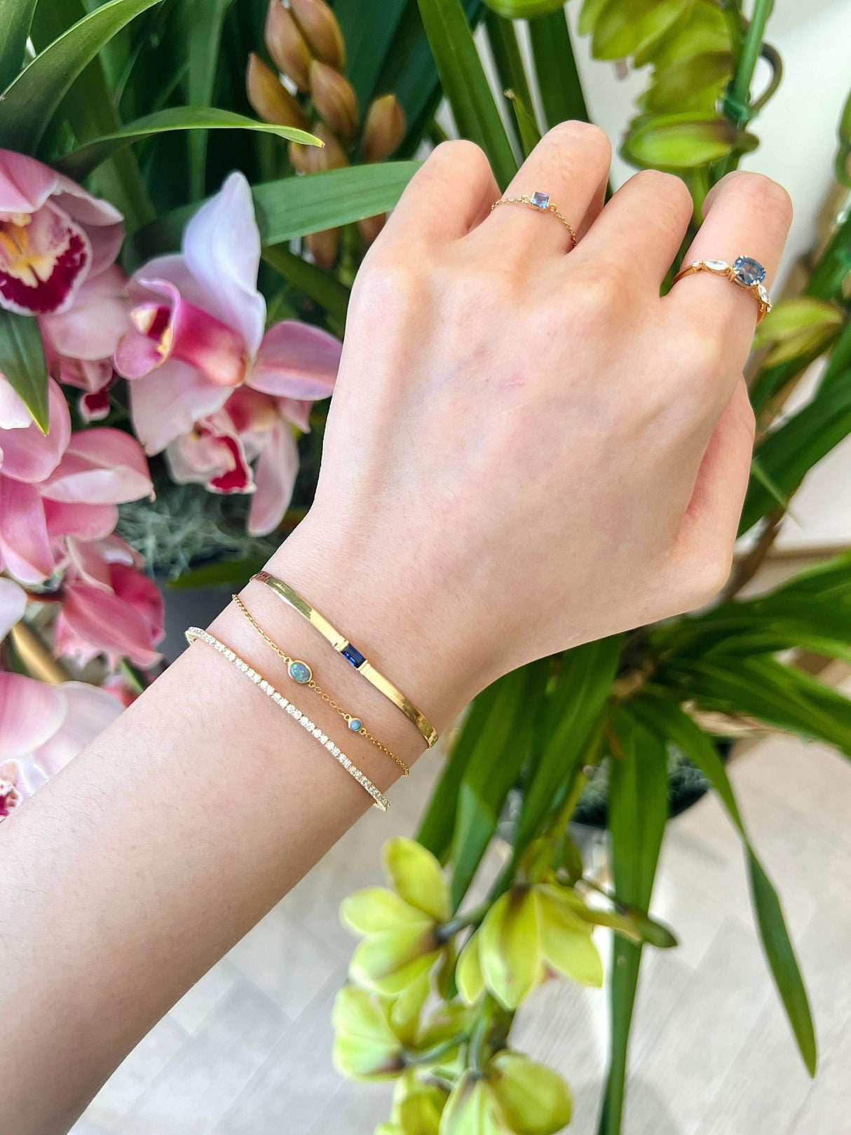 Sapphire Bar Herringbone Bracelet 18k gold Stackable design on model 2