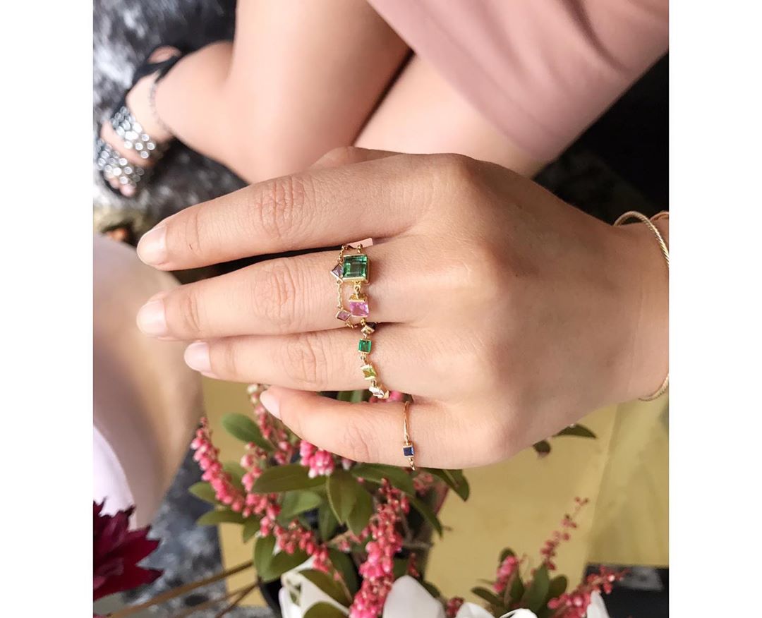 Tourmaline & Pink Sapphire Chain Ring 18k gold Stackable ring on model