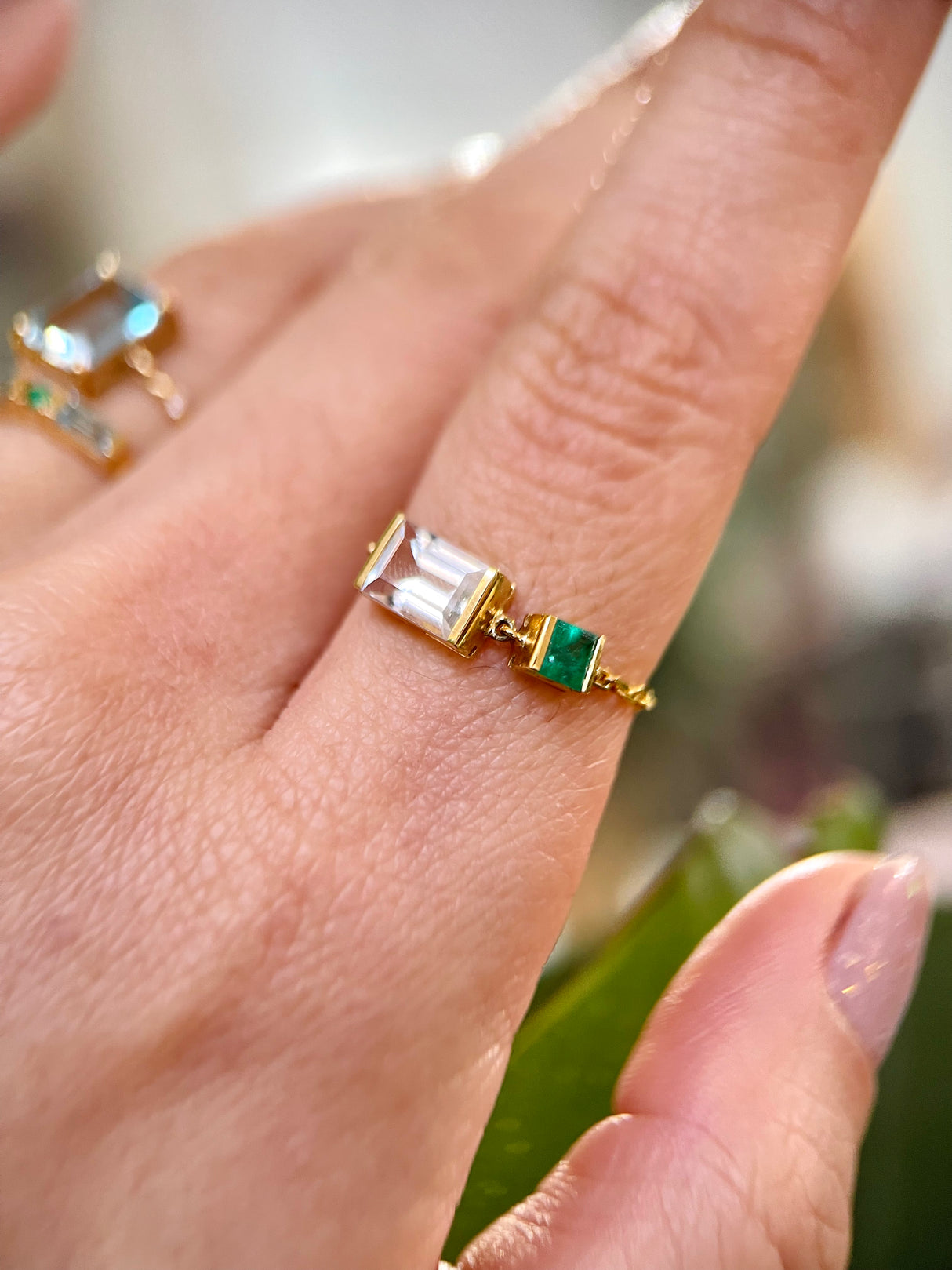 White Topaz & Emerald Chain Ring 18k gold Stackable ring on model