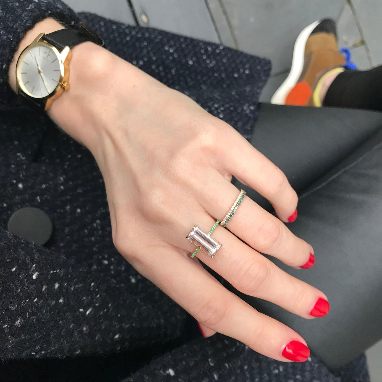 Morganite & Emerald Bar Ring 18k gold stackable ring on model 2