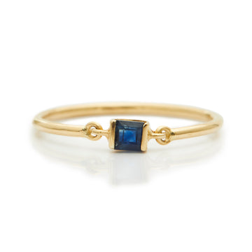 Royal Blue Sapphire Petite Circle Ring