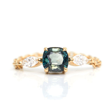 Green Ceylon Sapphire & diamond dream weaver chain ring