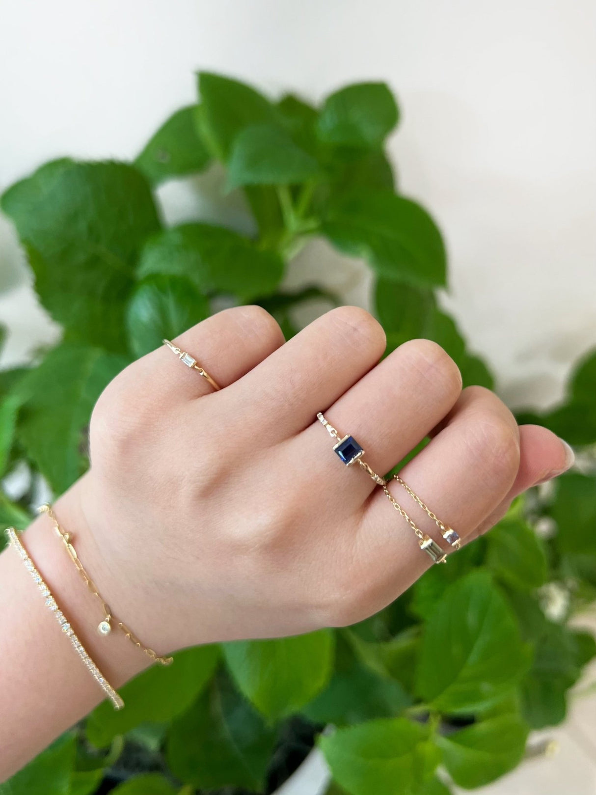 Ceylon Sapphire Petite Circle Diamond Ring