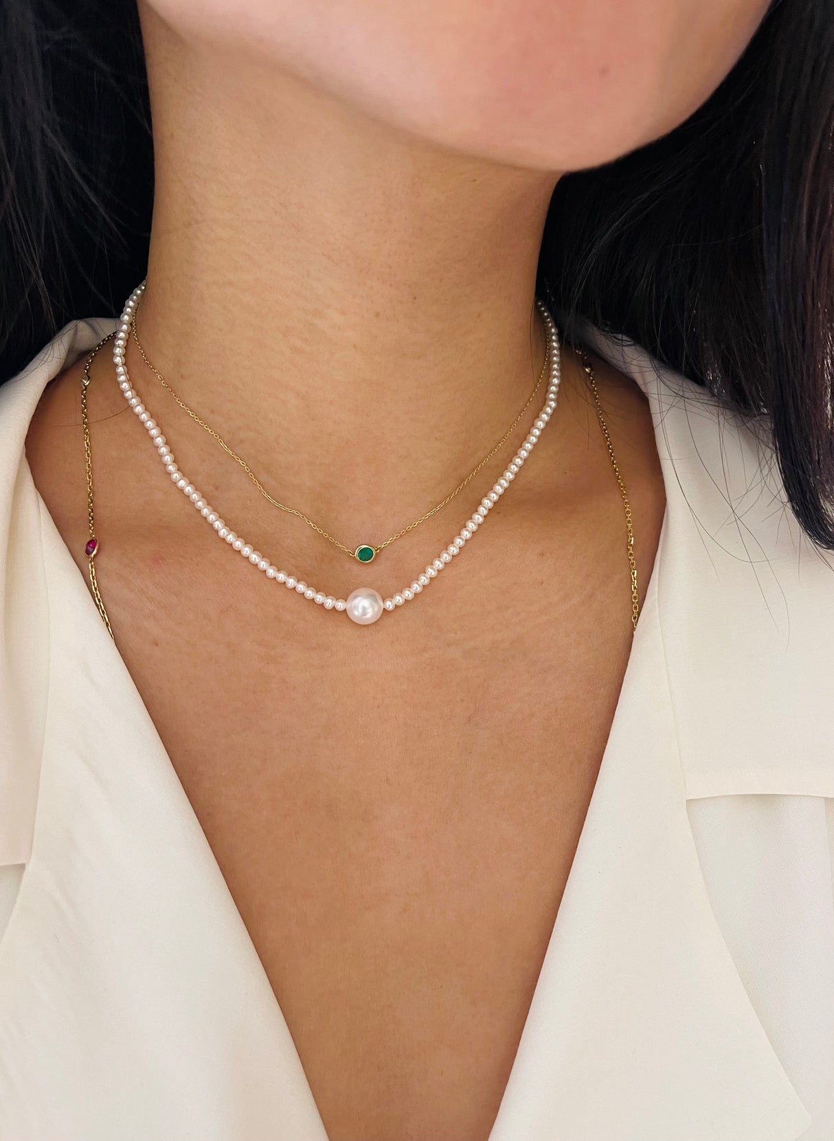 Akoya Pearl handmade Necklace in 18k gold on model