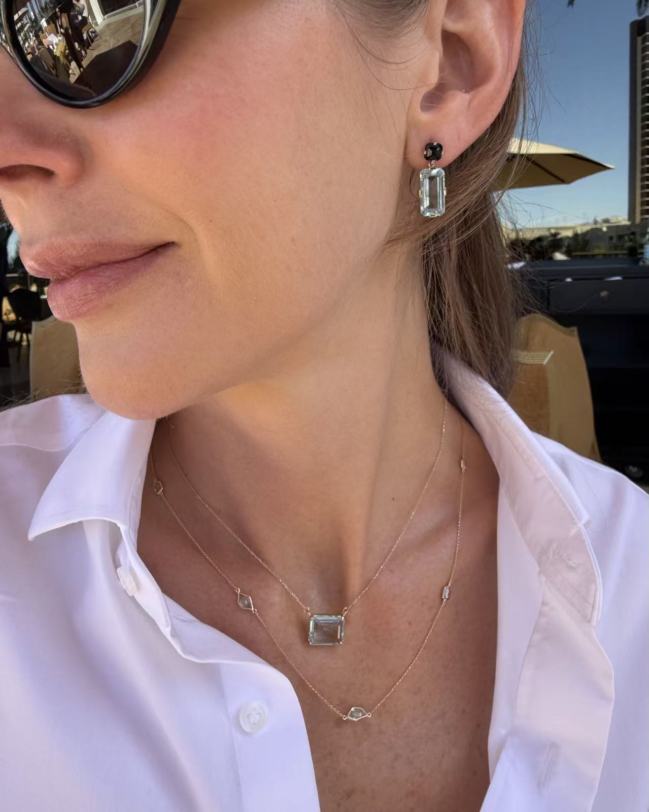 Aquamarine Contour Necklace 18K gold handmade fine jewelry on model 1