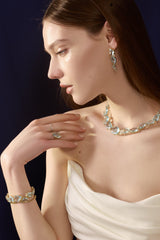 Aquamarine Contour handmade Necklace in 18k gold on model