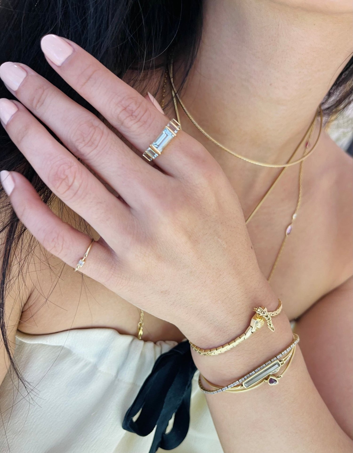 Aquamarines Petite Rhythm Ring 18k gold Stackable ring on model