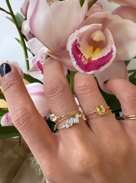 Canary Tourmaline Chain Ring 18k gold Stackable ring on model