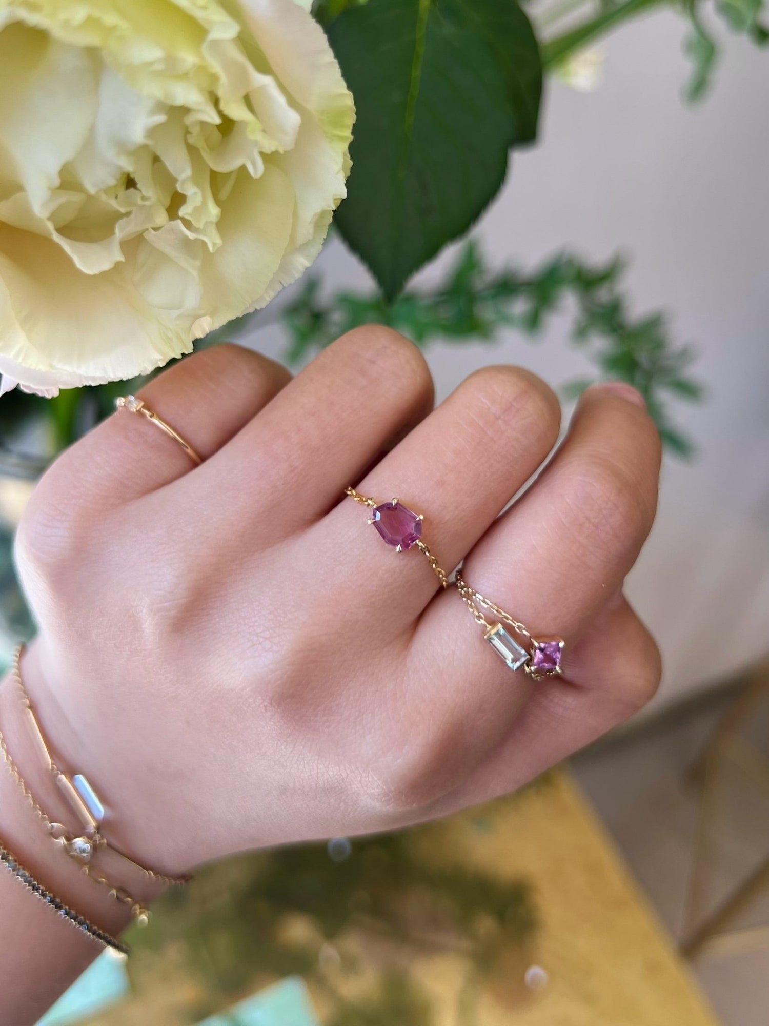 Ceylon Pink Sapphire Contour Chain Ring 18k gold stackable ring on model