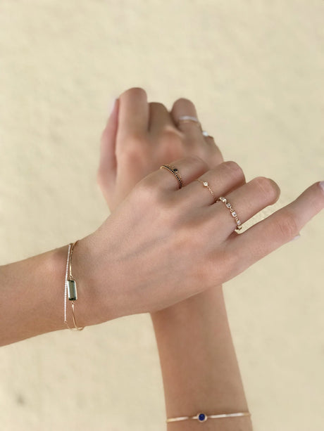 Diamond Links Chain Ring 18k gold Stackable ring on model