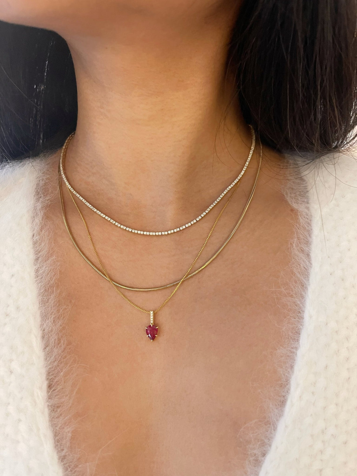 Diamond Tennis fine jewelry Necklace in 18k gold on model