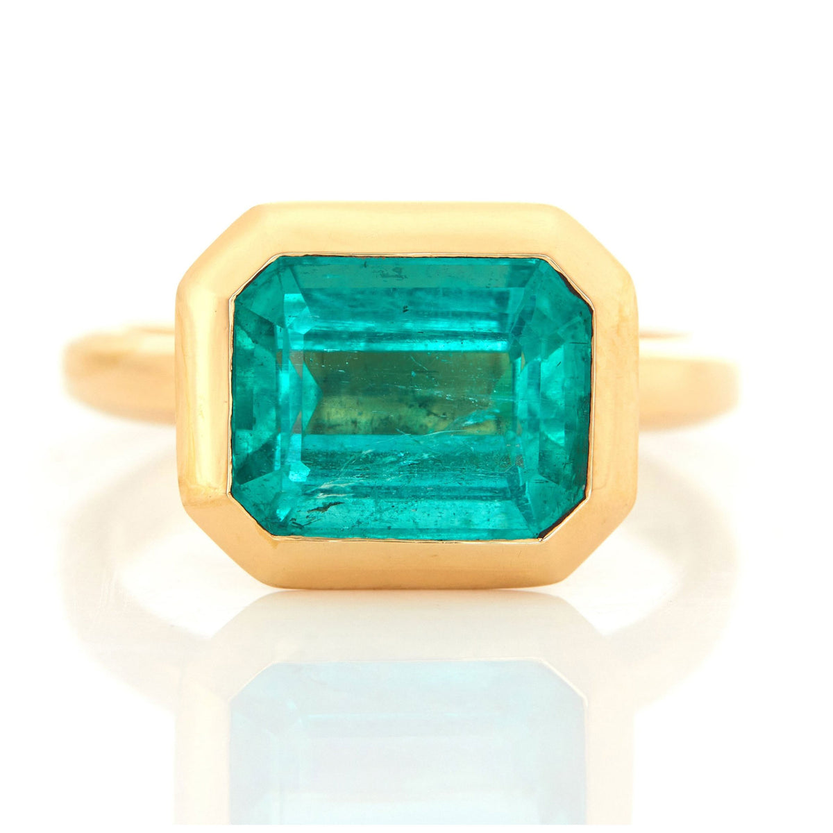Emerald Nouveau Supreme Ring