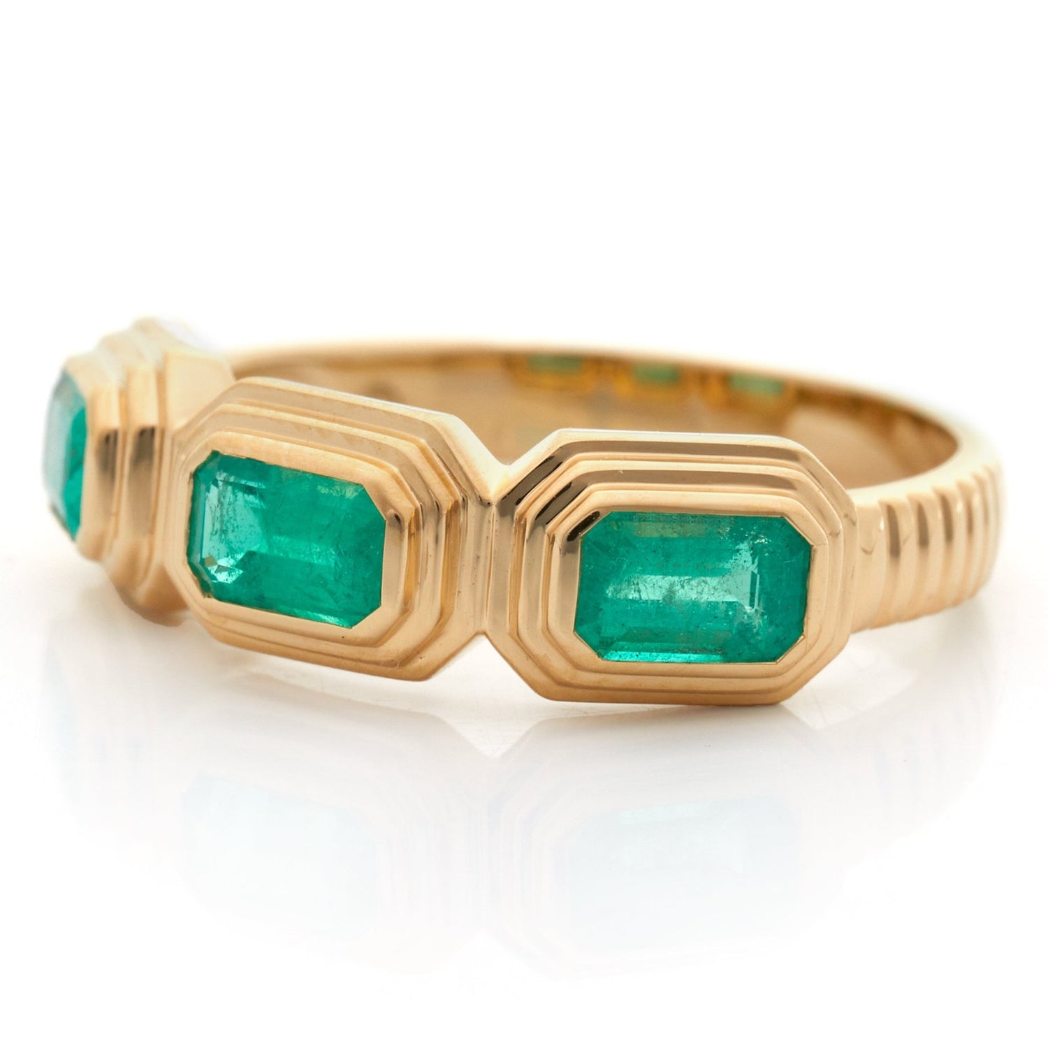Emerald Baxter Ring 18k gold stackable ring side view