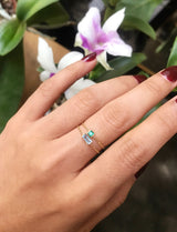 Emerald Petite Chain Ring 14k gold Stackable ring on model
