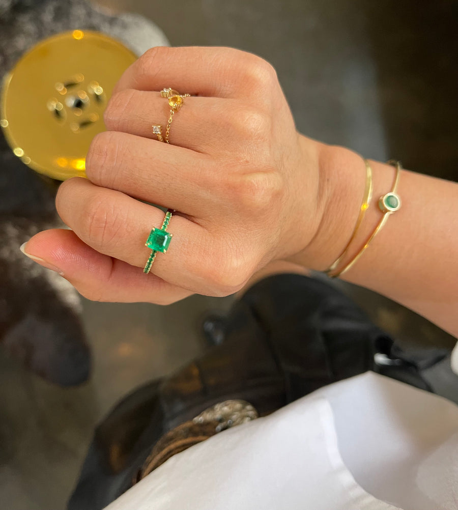 Emerald Petite Spring Ring