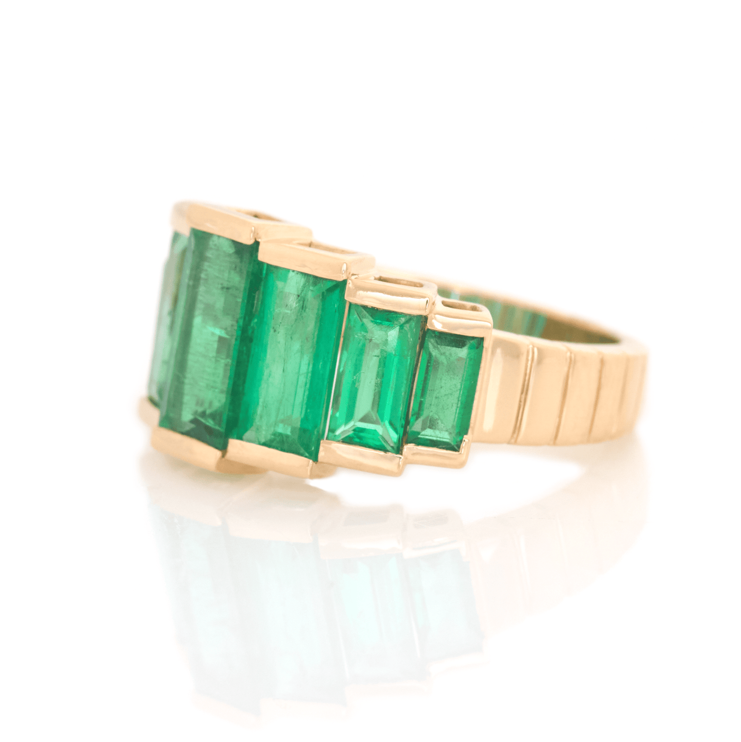 Emerald Rhythm Supreme Ring 18k gold engagement ring side view