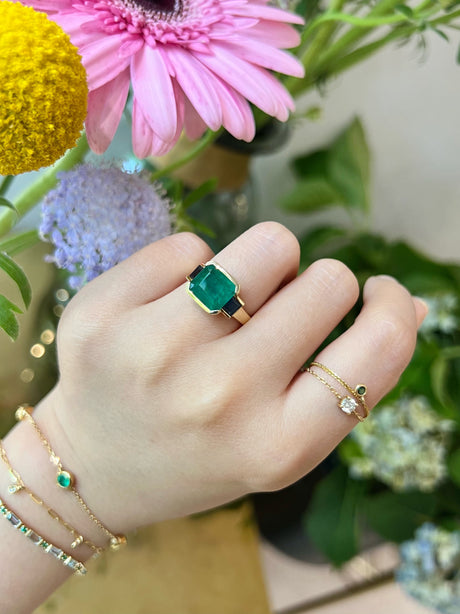 Emerald & Sapphire Tonal Deco Bar Spring Ring 18k gold engagement ring on model