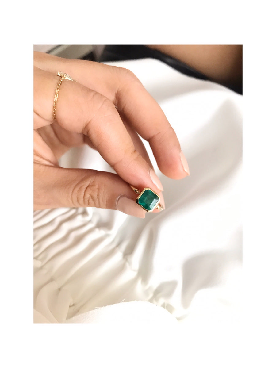 Emerald Supreme Button Ring