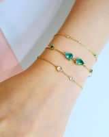 Emerald_duo_bangle_18K_gold_stackable_design_on_model_2