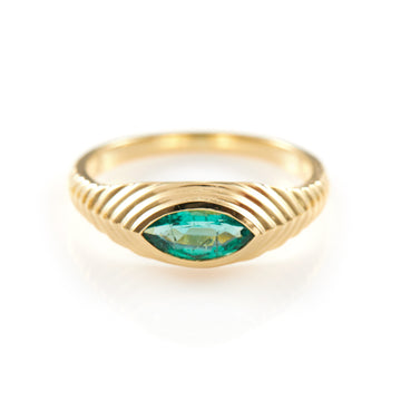 Emerald pyramid eye Ring