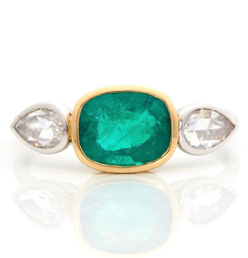 Emerald & rose cut diamond Ring