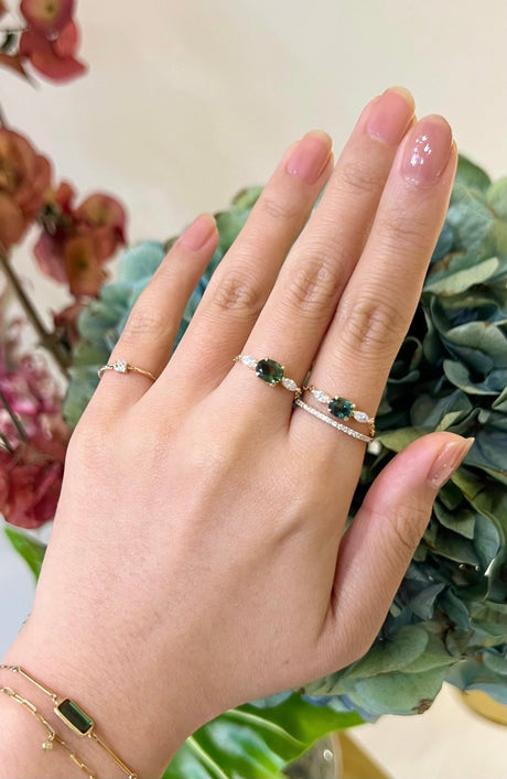 Green Parti Sapphire & Diamond Dream Weaver Chain Ring 18k gold Stackable ring on model