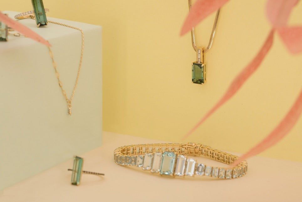 Green Tourmaline & Diamond Bar Necklace 18k handmade fine jewelry 3