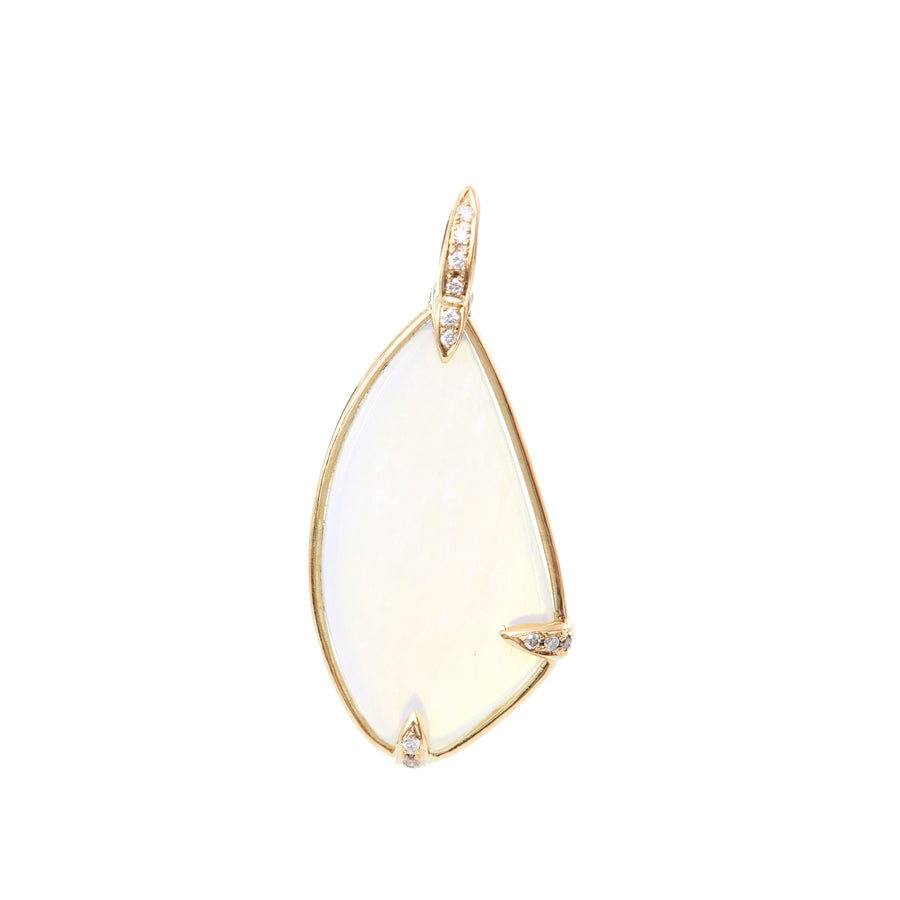 Opal pendent necklace with white diamond