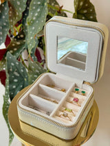 Jacquard Dove Grey Jewelry Case 4