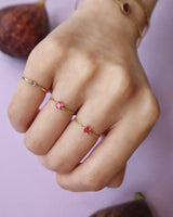 Jedi Spinel Petite Chain Ring 18K Stackable ring on model