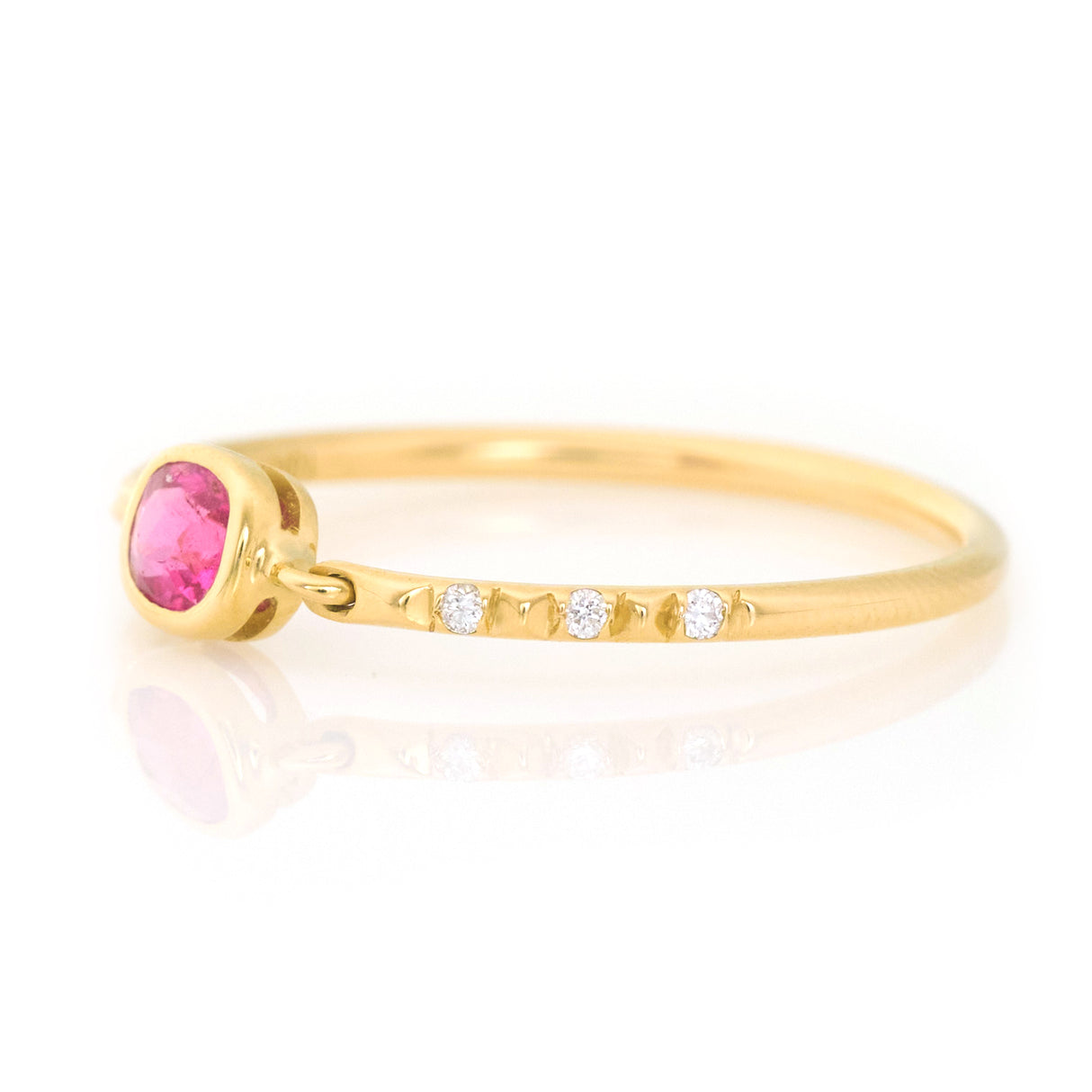 Jedi Spinel Petite Circle Diamond Ring 18k gold stackable ring side view