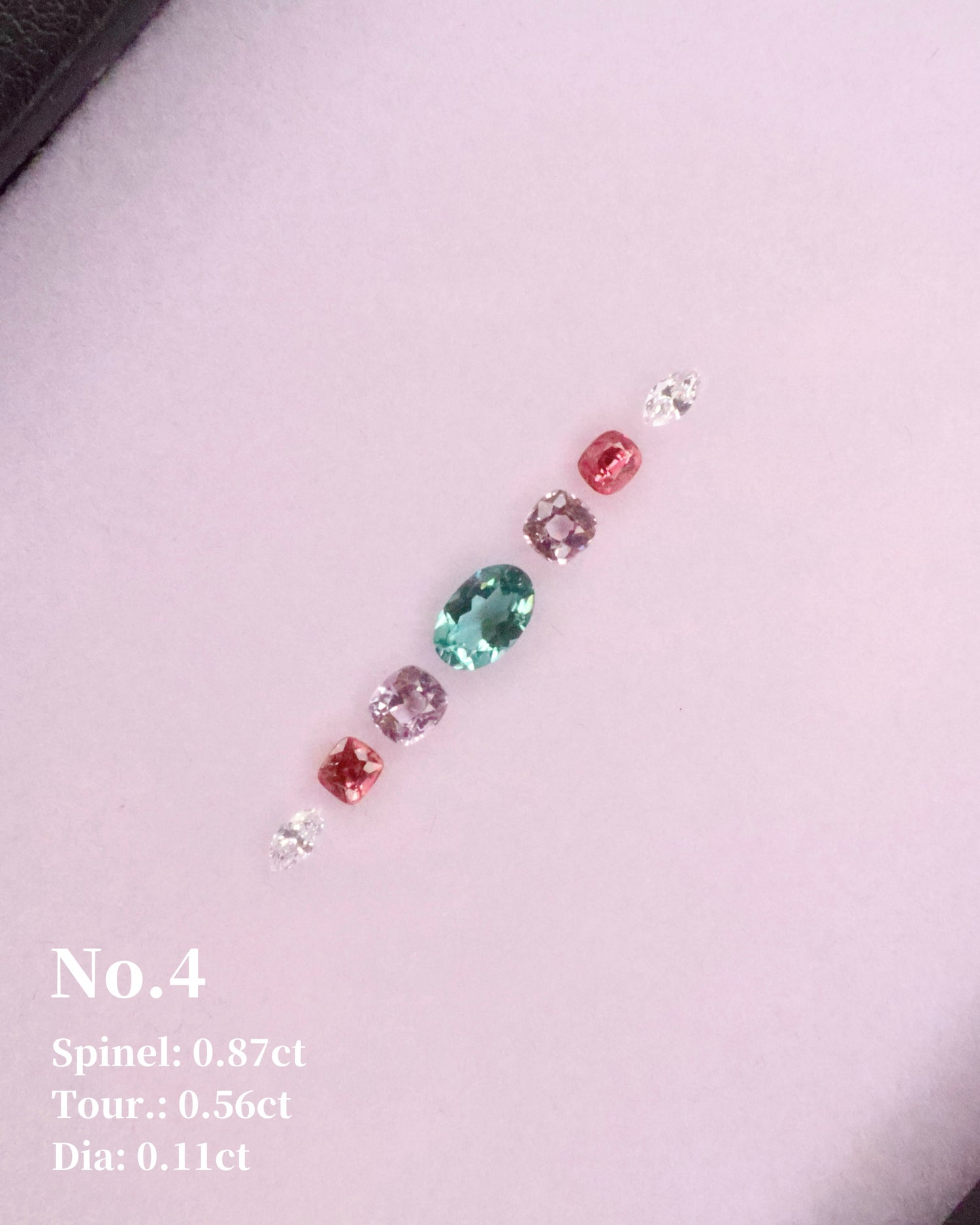 No.4 Tourmaline(0.56ct) Spinel (0.87ct) & Diamond (0.11ct)Compass Bangle